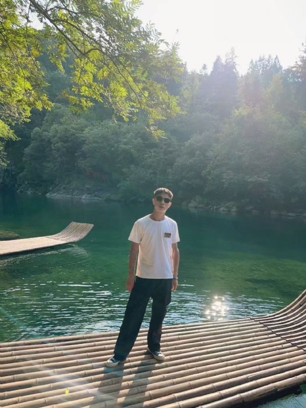 林言的第三张照片--池州认干亲服务网